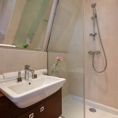 Sleeps 4 Apartment Chamonix