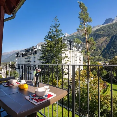 Sleeps 4 Apartment Chamonix