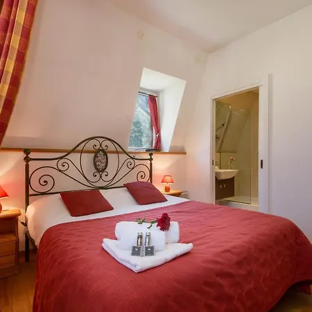 Sleeps 4